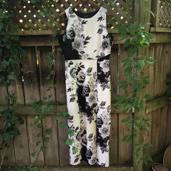 Alexa B Maxi Dress - Picture 1 of 4